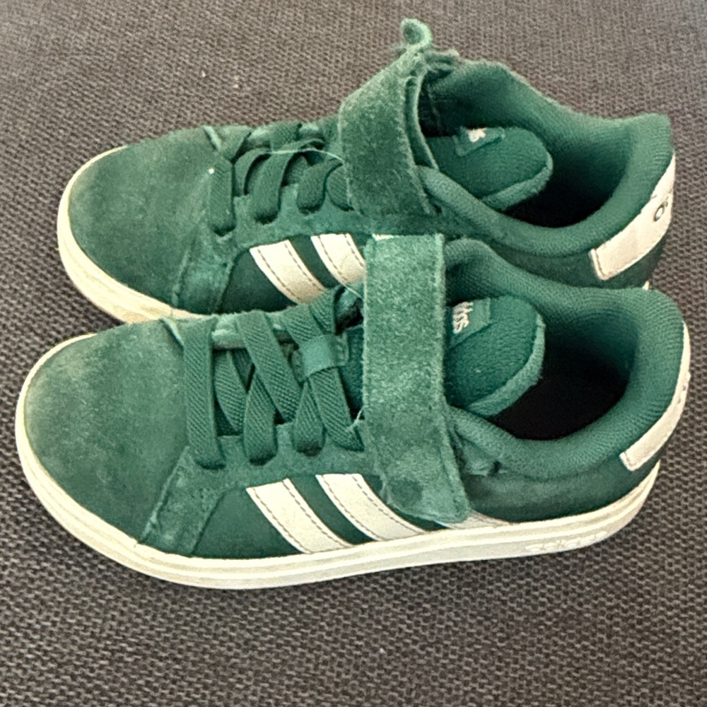 Adidas Kids Sneakers in Green and White